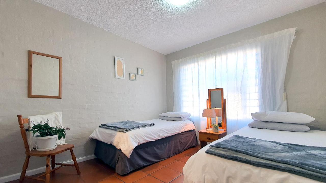 Escape To Paradise: Beachside Apartment Jeffreys Bay Exteriör bild