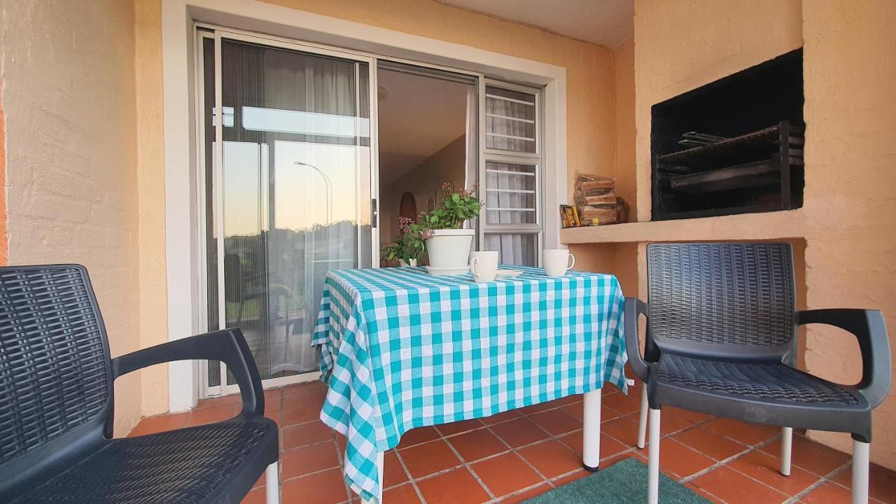Escape To Paradise: Beachside Apartment Jeffreys Bay Exteriör bild