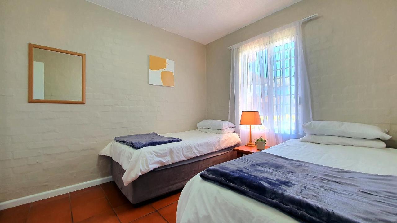 Escape To Paradise: Beachside Apartment Jeffreys Bay Exteriör bild